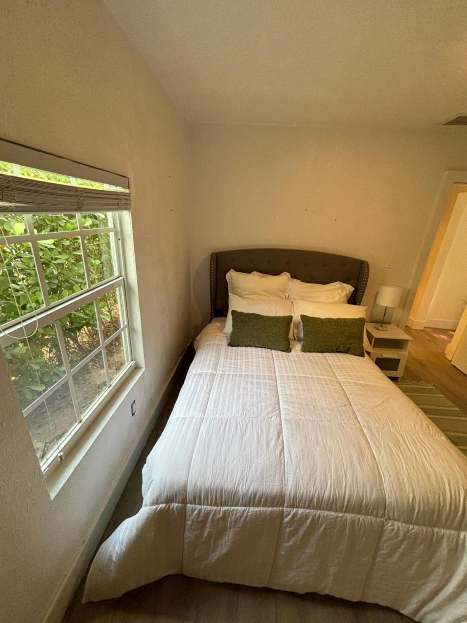 Deluxe Room In Best Location Miami In A 2 Bedrooms Unit - Parking, Laundry And Luggage Storage Exterior photo
